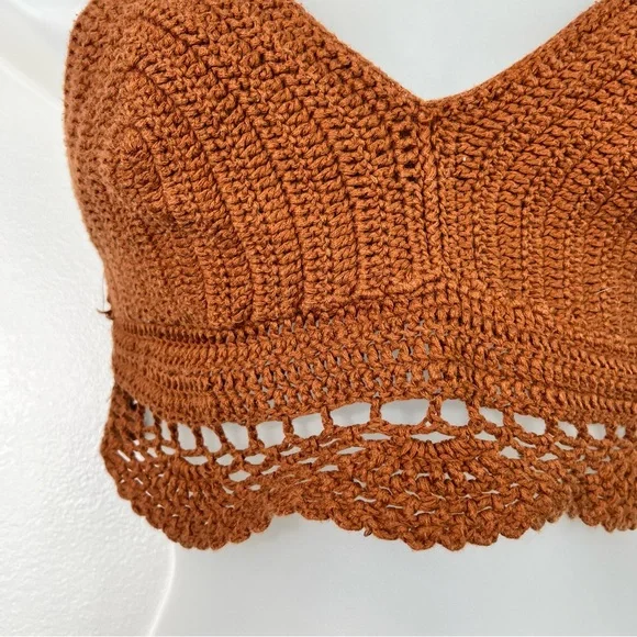 Earthbound Trading Burnt Orange Crochet Knit Cropped Halter Lace Back Tank Top M - Picture 2 of 4